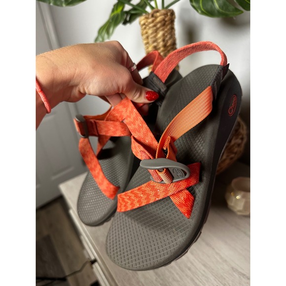 Chaco Women's Red Orange Adjustable Strap Outdoor Hiking Sport Sandals Size 8 - Picture 3 of 6